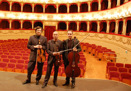 Immagine del Trio Lennon