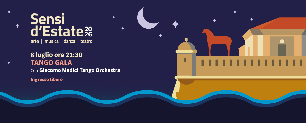 Locandina della rassegna "Sensi d'Estate 2026" del Museo Omero. Su uno sfondo blu notte con stelle e una luna crescente, a destra è illustrata la Mole Vanvitelliana di Ancona affacciata sul mare, con il cavallo rosso sul tetto. In primo piano onde stilizzate azzurre. A sinistra si legge: "Sensi d'Estate 2026: arte, musica, danza, teatro". Sotto: "8 luglio ore 21:30 – Tango Gala con Giacomo Medici Tango Orchestra". In basso: "Ingresso libero".